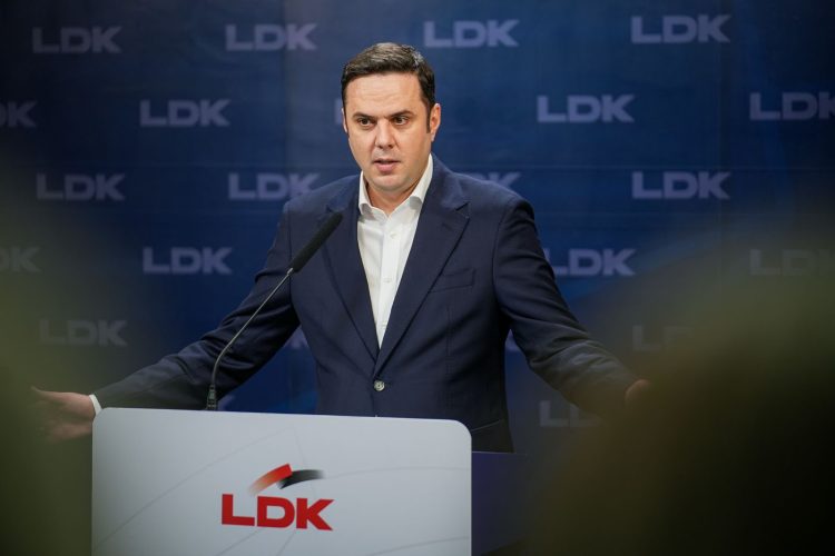 Abdixhiku tregon se për çka folën me Limajn
