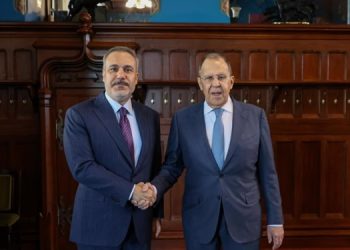 Takimi Lavrov-Fidan: Stambolli si vendi për vazhdimin e bisedimeve Rusi-Ukrainë