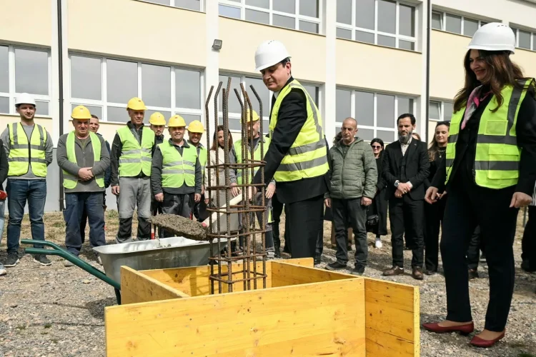 Sot vihet guri themeltar për banimin e përballueshëm në Pejë
