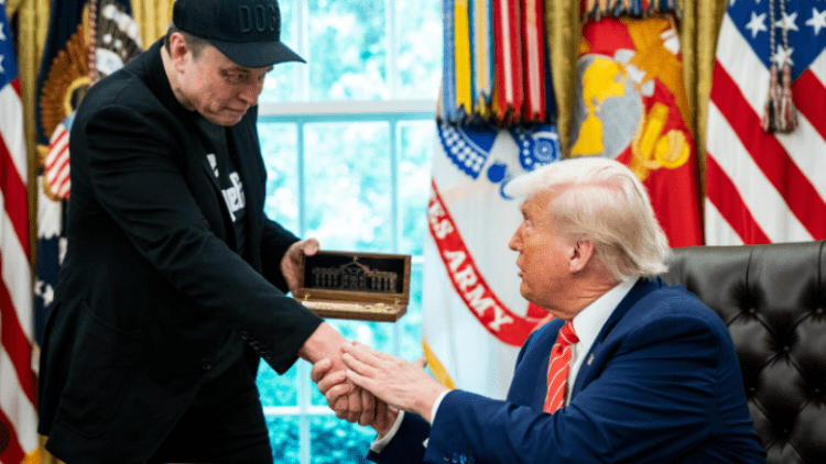 Musk u largua prej Shtëpisë së Bardhë, por mori me vete një dhuratë të veçantë nga Presidenti