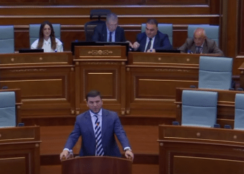 Krasniqi i prerë: S’marrim pjesë në votimin e fshehtë