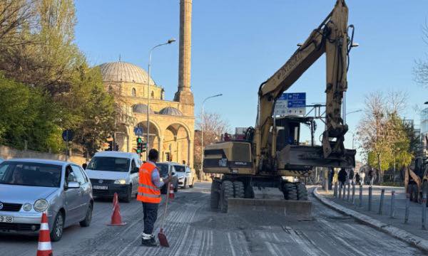 Gjenden struktura arkeologjike, ndalen punimet në rrugën “Agim Ramadani” në Prishtinë