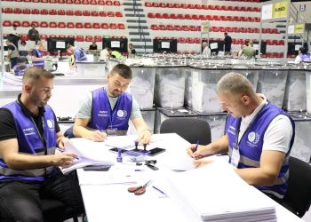 Shqipëri,përfundon numërimi i votave preferenciale të diasporës në 11 qarqe