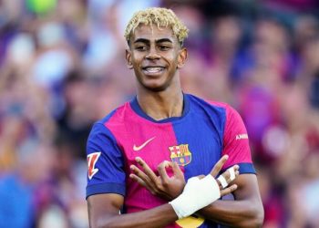 E konfirmuar: Lamine Yamal rinovon kontratën me Barcelonën