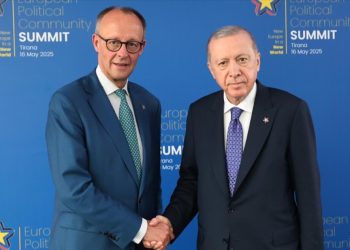 Presidenti Erdoğan dhe kancelari Merz diskutojnë në Tiranë lidhjet dypalëshe dhe çështjet globale