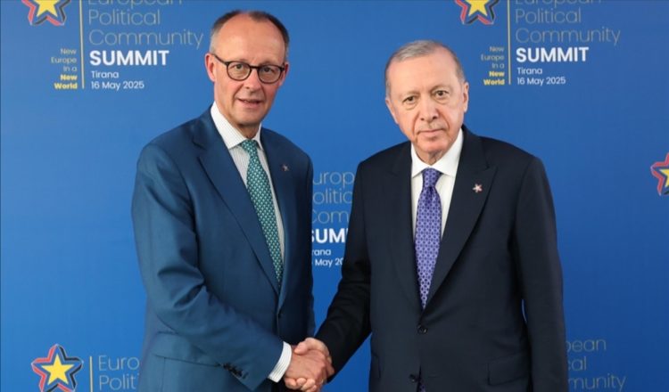 Presidenti Erdoğan dhe kancelari Merz diskutojnë në Tiranë lidhjet dypalëshe dhe çështjet globale