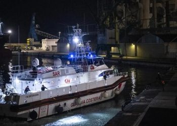 Parlamenti italian miraton ligjin për transferimin e migrantëve të parregullt në Shqipëri