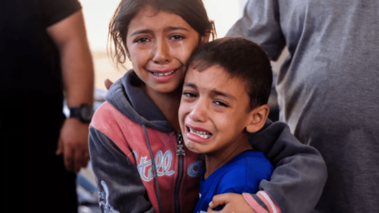 “Ulem e qaj si fëmijë që nuk po mundem t’u siguroj ushqim”, emocionon rrëfimi i një babai palestinez për fëmijët e tij