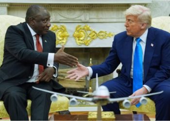 Përplasje tjetër në Shtëpinë e Bardhë, Trump flet për gje*nocid ndaj të bardhëve në Afrikën e Jugut, Presidenti i këtij vendi ia kthen