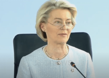 “Moment historik për Ballkanin”! Von der Leyen publikon foto nga Tirana: Familja jonë është më e madhe se kufijtë e BE