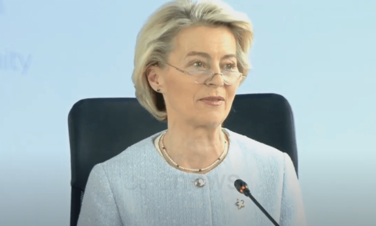 “Moment historik për Ballkanin”! Von der Leyen publikon foto nga Tirana: Familja jonë është më e madhe se kufijtë e BE