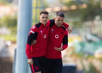 Paraqitjet e legjionarëve, Asllani dhe Manaj gjejnë rrugën e rrjetës, Hysaj jep asist