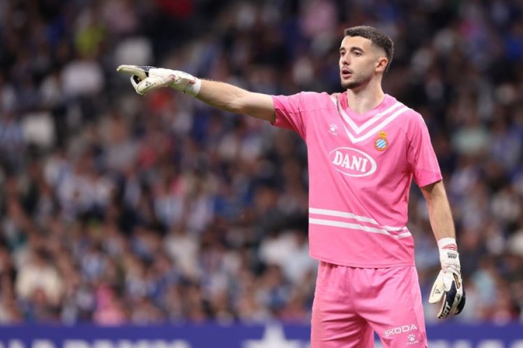 Barcelona arrin marrëveshjen me portierin e klubit rival