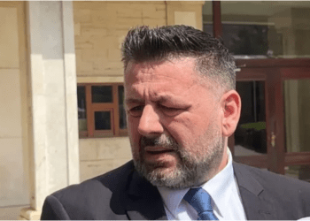 Bekë Berisha: Nuk ka nevojë Abdixhiku me më thirr për qeveri me Kurtin, me dashtë e bëj vet