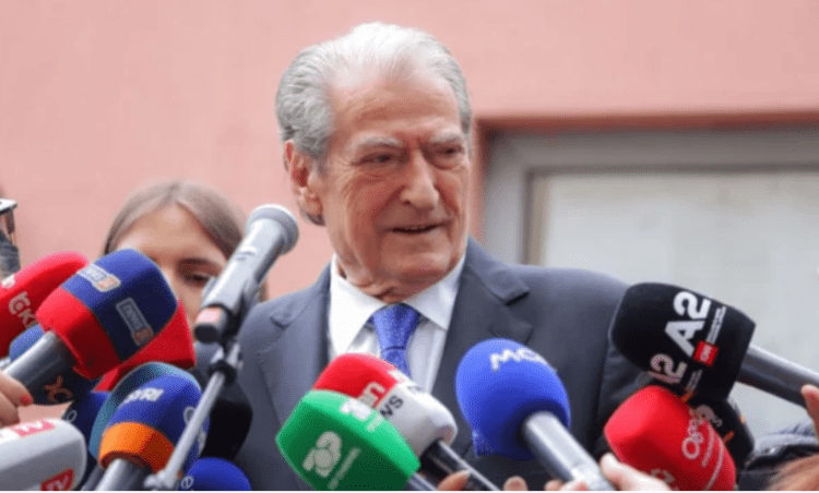 U paraqit në SPAK, Berisha lexon shënimin që i la kreut të SPAK