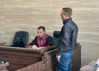 6 muaj bu*rg për mërgimtarin që ka*nosi ministrin në detyrë, Faton Peci