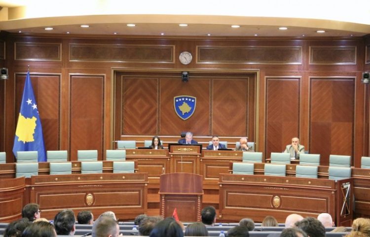 Dështon sërish konstituimi i Kuvendit, seanca vazhdon pas 48 orësh