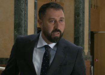 Krasniqi u takua me Kurtin para seancës konstituive, folën për takimin me presidenten
