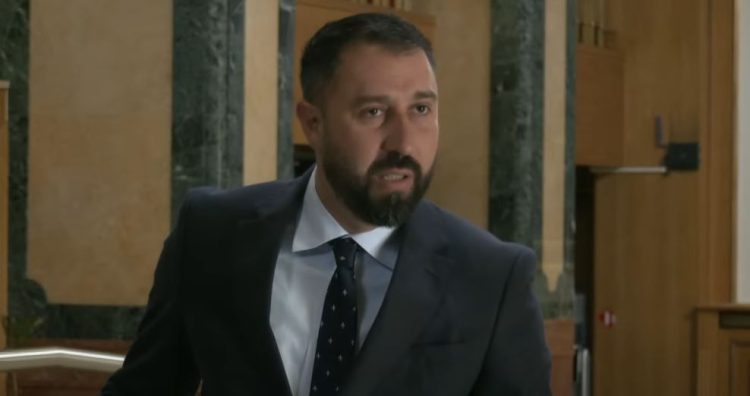 Krasniqi u takua me Kurtin para seancës konstituive, folën për takimin me presidenten