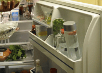 Tetë ushqime që nuk duhet t’i vendosni kurrë në frigorifer