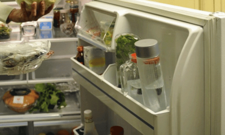 Tetë ushqime që nuk duhet t’i vendosni kurrë në frigorifer