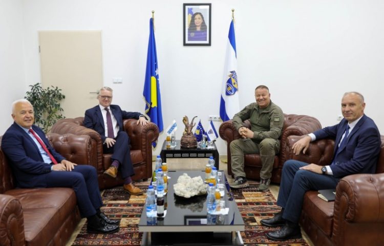 Drejtori i Policisë së Kosovës takohet me ambasadorin e OSBE-së, McGurk