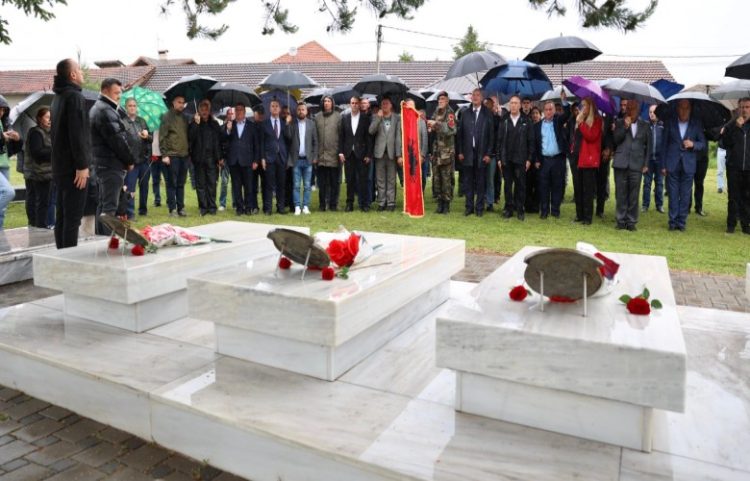 Haradinaj nderon heroizmin e Batalionit Gardist ‘Shkëlzen Haradinaj’