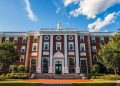 Harvard, dyert e mbyllura për studentët e huaj! Masa e re shtrënguese e Trump kundër universitetit: Duhet të largohen menjëherë