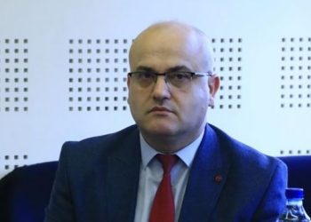 Avdyli për konstituimin: Ka lëvizje pozitive nga Fatmir Limaj dhe nga deputetë të veçantë