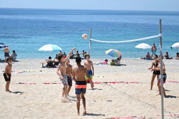 Hapja e sezonit turistik në Himarë, aktivitete të shumta argëtuese dhe promovuese