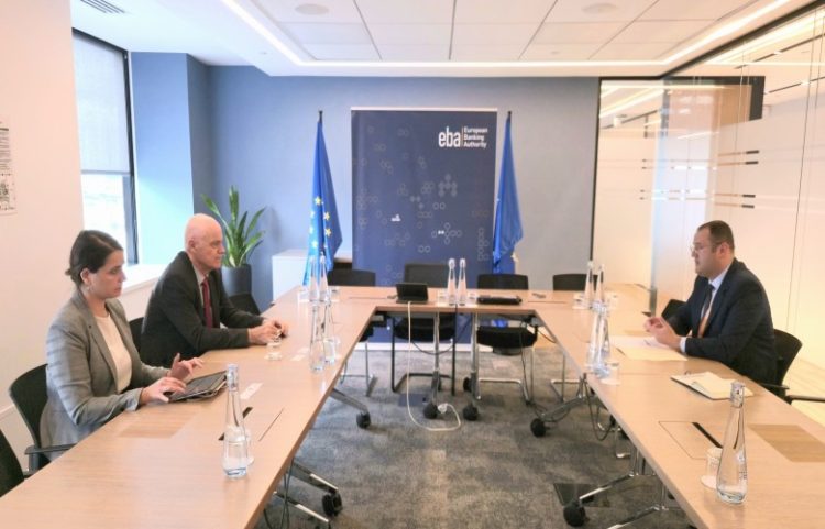 Guvernatori Ismaili prezanton zhvillimet në sektorin financiar në Paris