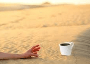 Pse nuk duhet të konsumoni kafe gjatë temperaturave të larta?