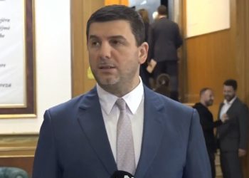 Krasniqi: Qe një muaj bllokadë, dëshirojmë zhbllokim