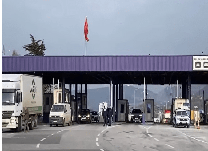 Hiqen kontrollet kufitare mes Shqipërisë dhe Kosovës