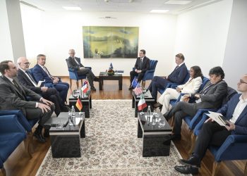 Kryeministri Kurti takoi ambasadorët e shteteve të QUINT-it dhe Shefin e Zyrës së Bashkimit Evropian në Kosovë
