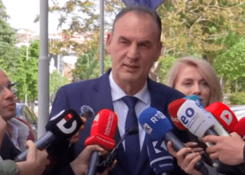 “Para 2 muajsh u linçova kur thashë se duhet të ulemi të gjithë”, Limaj: S’kam ftesë ende nga Presidentja