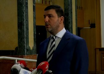 Krasniqi: E kemi përmend, nëse ka bllokadë nga LVV-ja ‘ja Albulena, ja hiç’, më mirë të shkojmë në zgjedhje