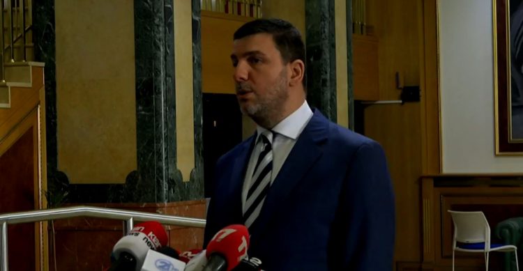 Krasniqi: E kemi përmend, nëse ka bllokadë nga LVV-ja ‘ja Albulena, ja hiç’, më mirë të shkojmë në zgjedhje