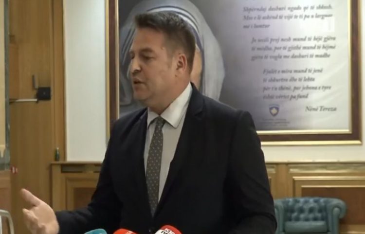 Muja: Partitë opozitare po e bllokojnë Kuvendin