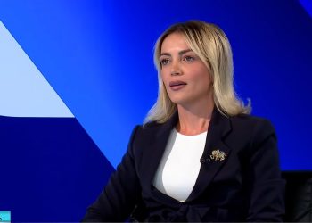 Natyra Kuçi zyrtarizon kandidaturën për kryetare të Deçanit