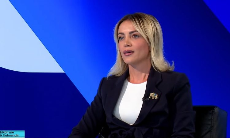 Natyra Kuçi zyrtarizon kandidaturën për kryetare të Deçanit