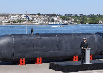 Britania hedh në Detin e Veriut nëndetësen pa pilot për të ndaluar “flotën hije” të Rusisë