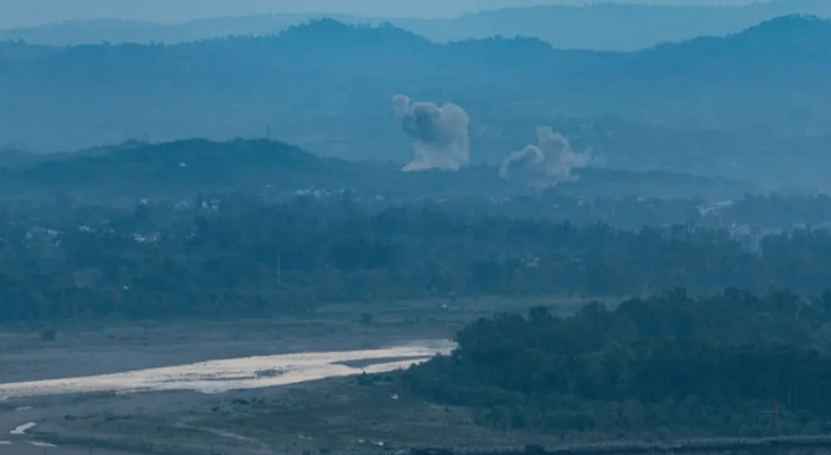 Në prag lufte, India dhe Pakistani shkëmbejnë sulme me raketa në bazat ushtarake