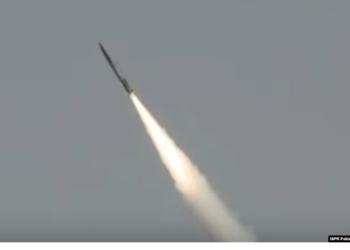 Pakistani teston një raketë balistike në mes të tensioneve me Indinë