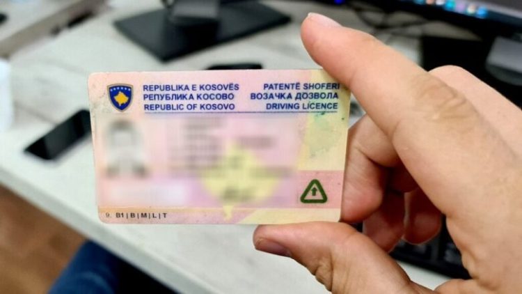 Arrest shtëpiak ndaj 10 të dyshuarve në rastin e dallavereve me patentë shoferë, refuzohet paraburgimi