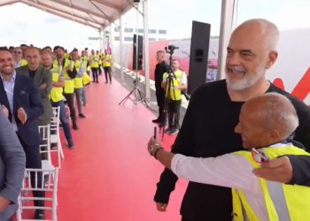 ‘Clark ishte shpëtimtar i yni’, Rama: Shpëtimtar i juaj ishte UÇK me komandantin e madh Hashim Thaçi