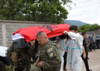 Fillon procesi i riva*rrosjes së dëshmorëve të Komunës së Istogut