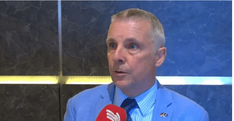 Rohde: Politikanët në Kosovë duhet të vendosin shtetin të parin, pastaj partinë