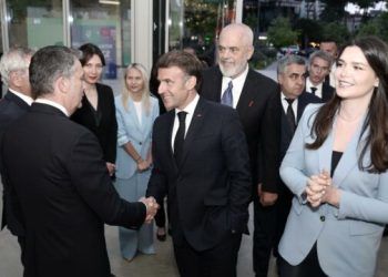 Sahatçiu pasi priti Macronin: Projektin për shkollën e k*odimit që më mbeti pezull në Prishtinë, e realizova në Tiranë
