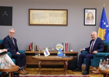 Sveçla priti shefin e ri të misionit të OSBE-së, McGurk